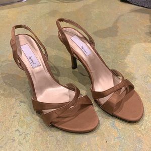 Spiegel Sateen Criss Cross Pumps in Fawn